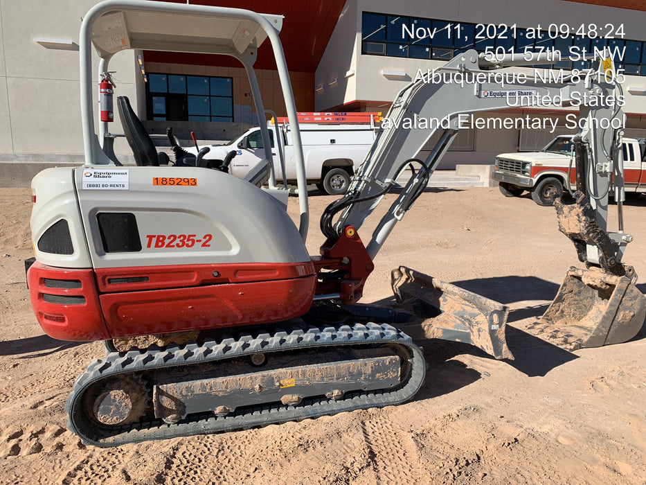 2021 TAKEUCHI TB235-2R