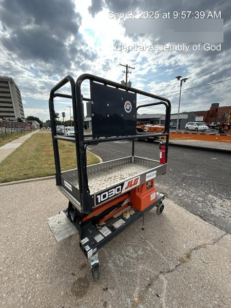 2023 JLG 1030P