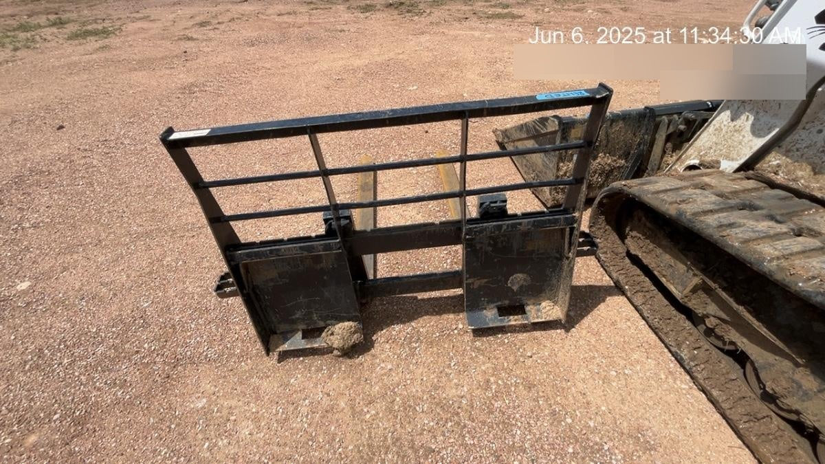 2021 ARROW MATERIAL HANDLING 60" Pallet Forks