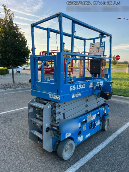 2021 GENIE GS-1932