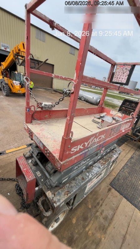 2018 Skyjack SJIII-3219 Skyjack SJIII3219 Scissor Lift w/Trojan Batteries