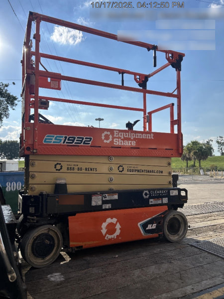 2024 JLG ES1932