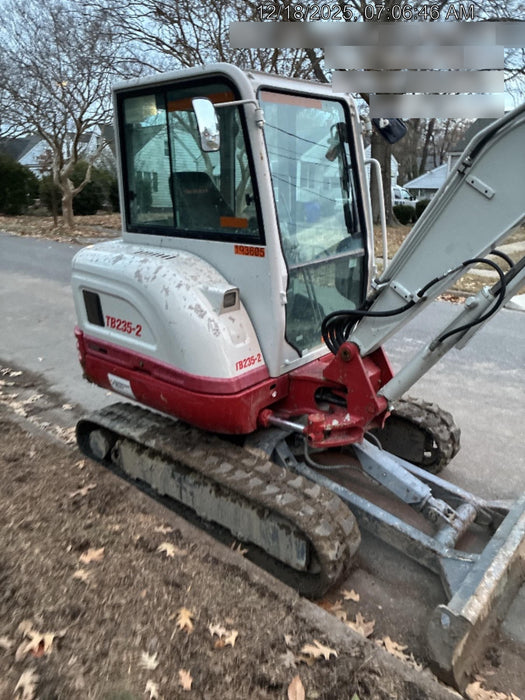 2021 TAKEUCHI TB235-2CR