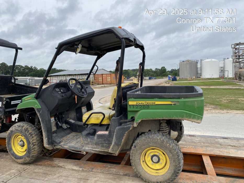 2020 John Deere XUV560E GATOR 4wd Utility Cart, Gas, 2 Seat, LED Strobe, Windshield Tempered Glass, Plastic Canopy, Wire Harness Kit, Backup Alarm