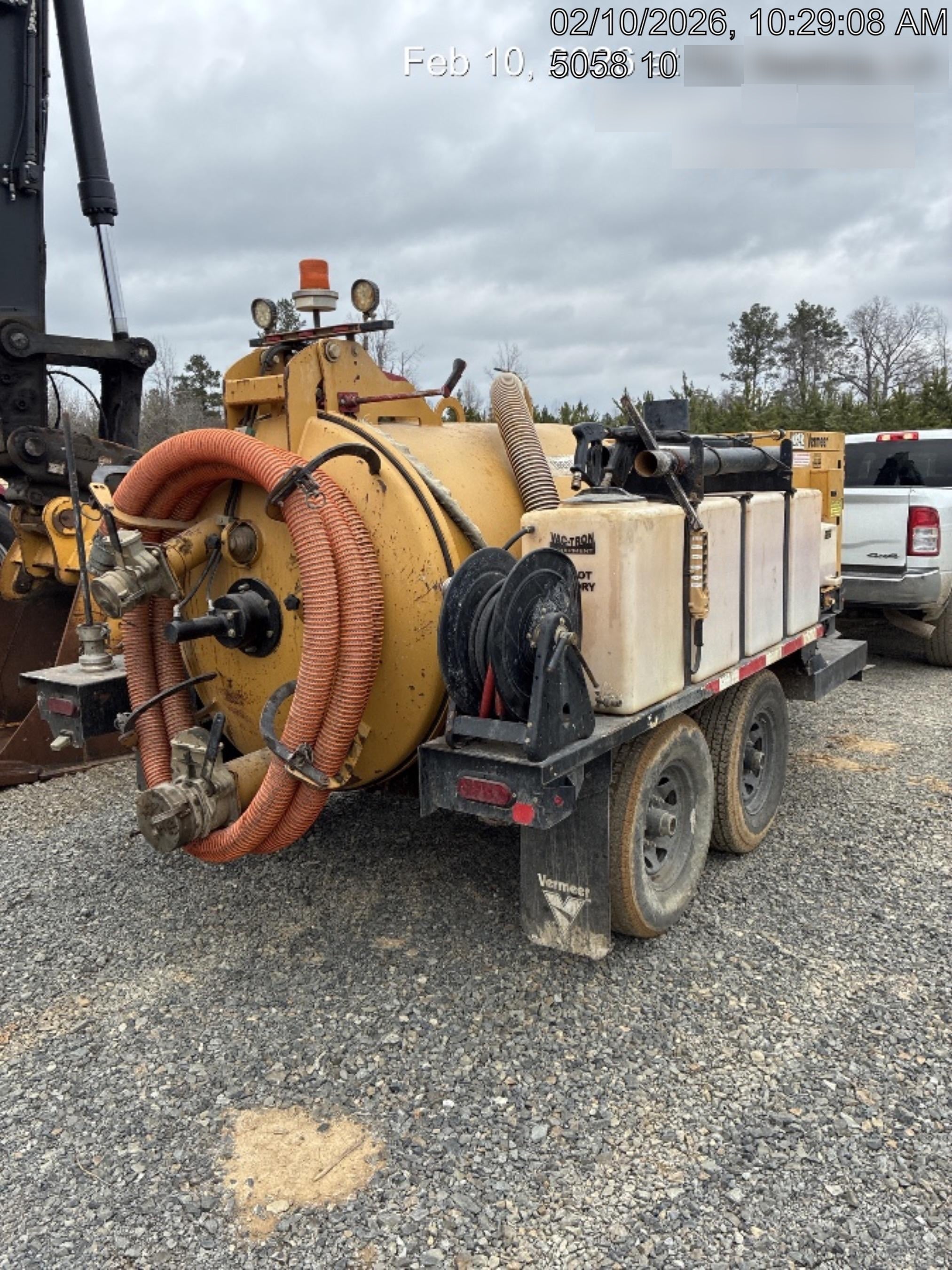 2019 Vac-Tron LP573XDT 24Hp Kohler Diesel, 500 Gal Debris Tank, 500 CFM Vacuum Pump, x2 100 Gal Water Tanks