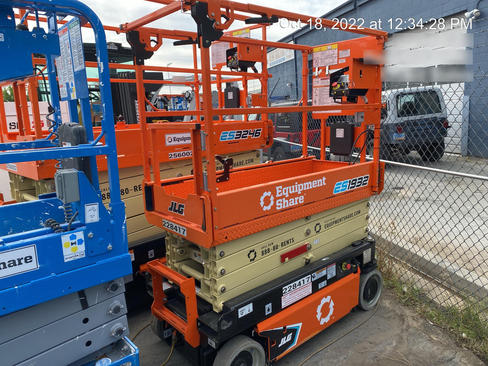 2022 JLG ES1932
