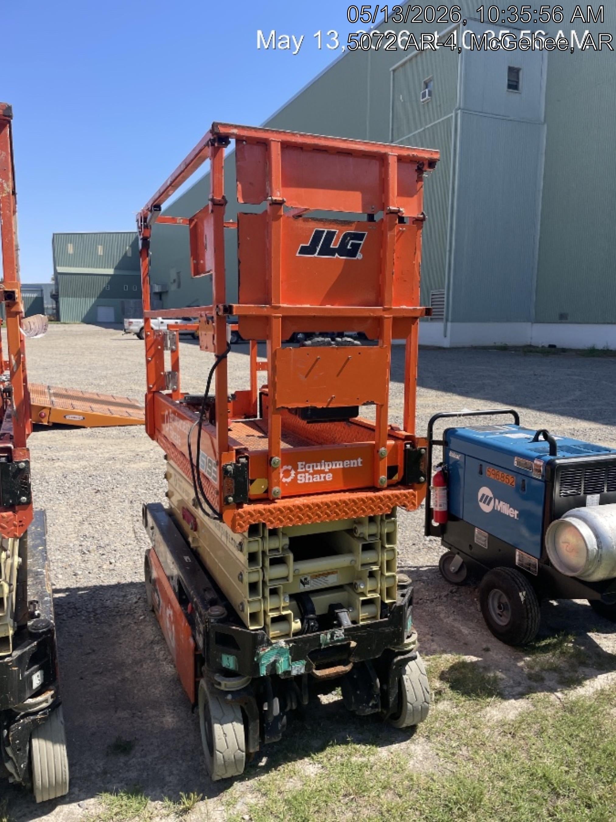 2023 JLG ES1932