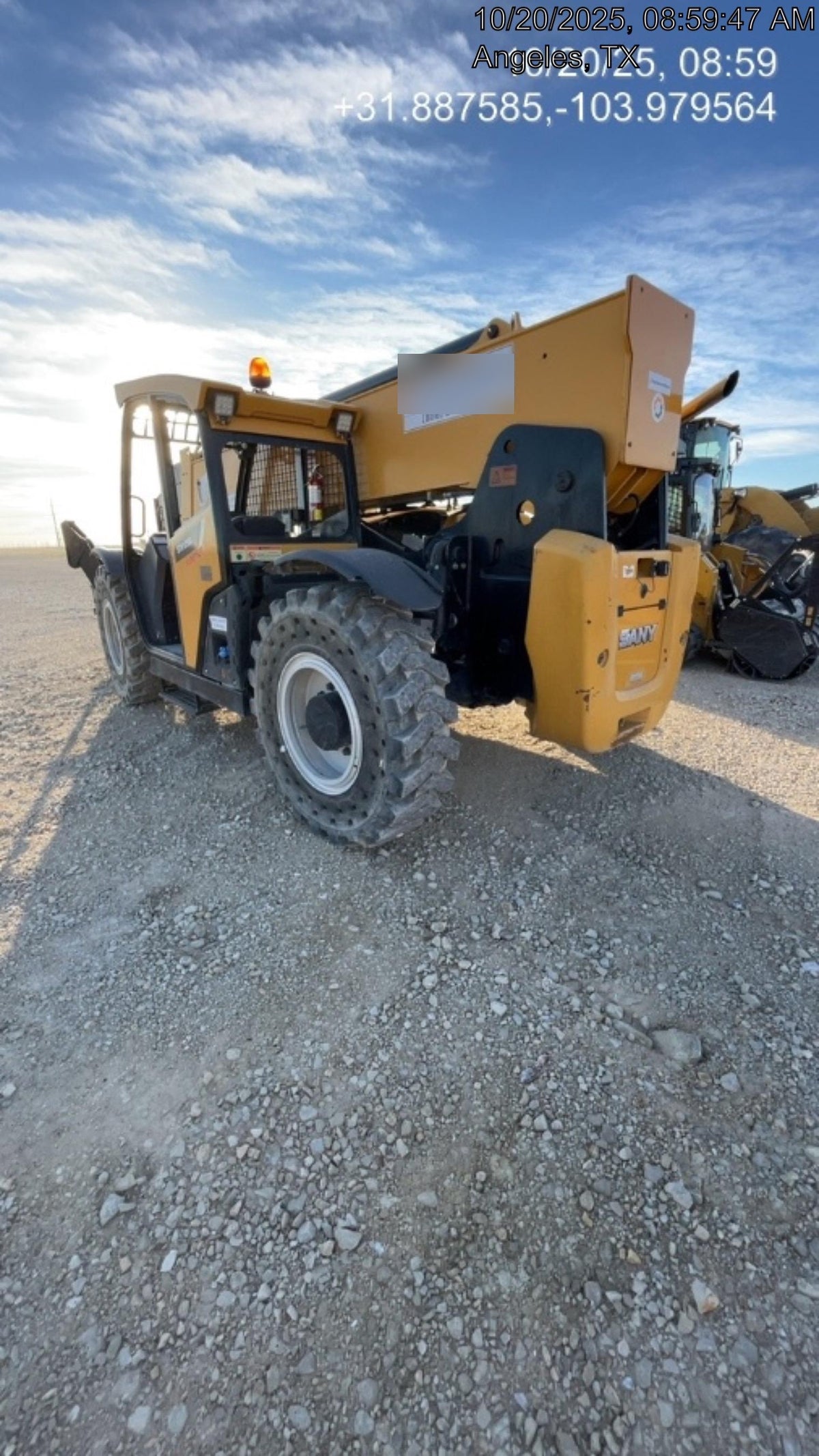 2021 SANY STH1056
