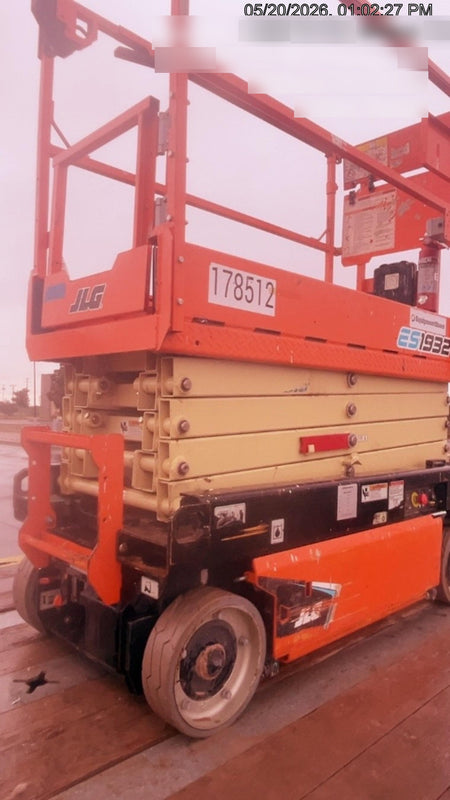 2021 JLG ES1932