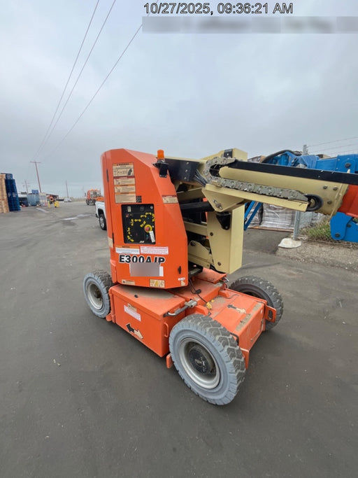 2020 JLG E300AJP