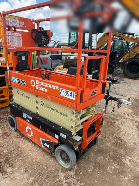 2022 JLG ES1932