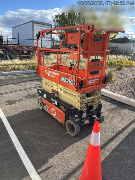 2022 JLG ES1932