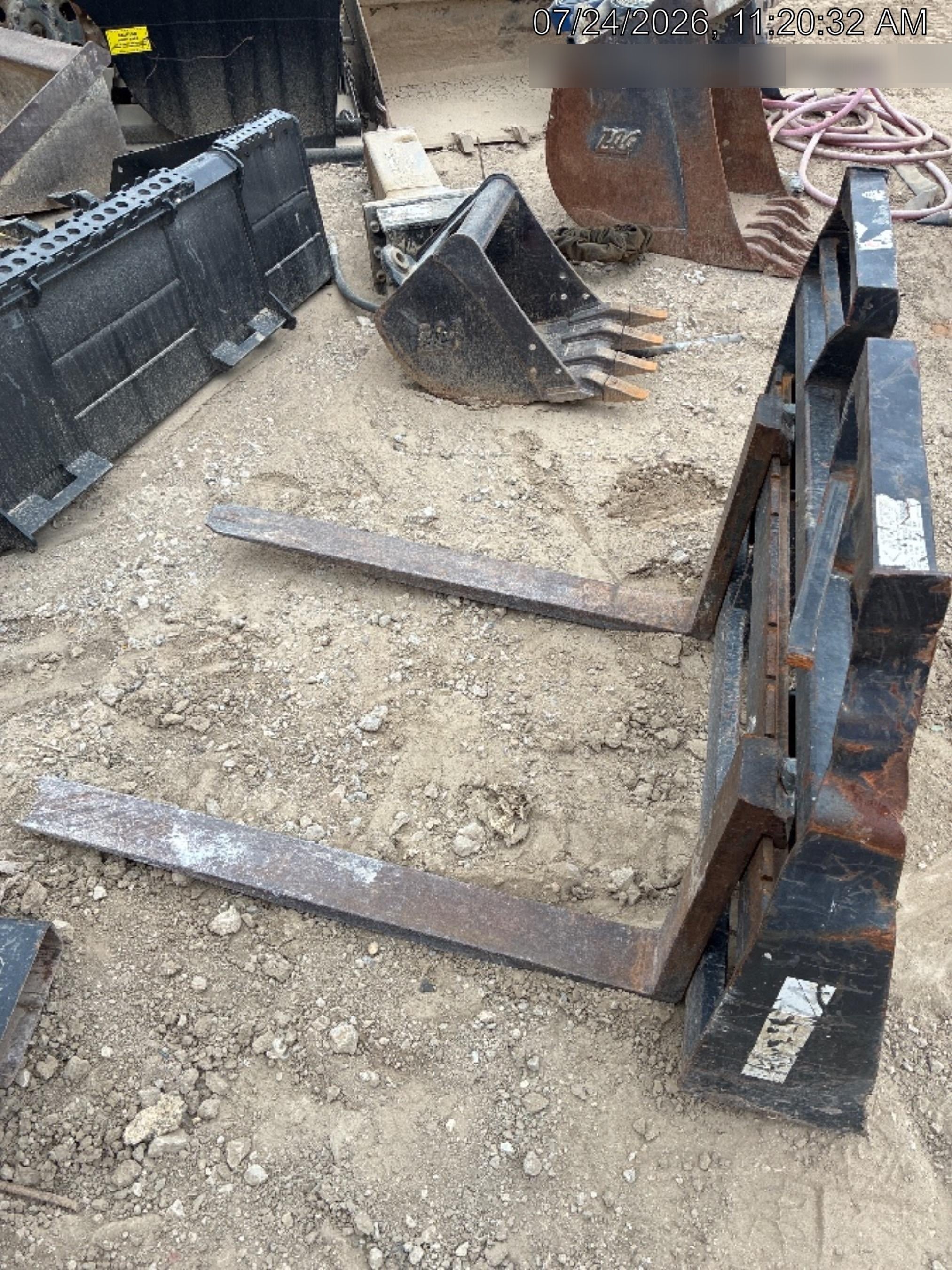 2021 ARROW MATERIAL HANDLING 60" Pallet Forks