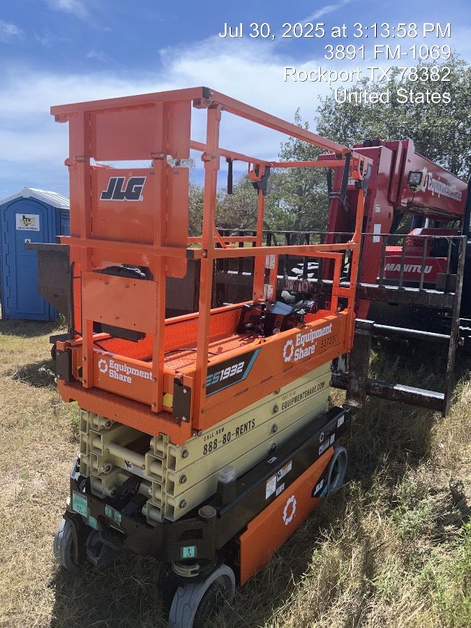 2025 JLG ES1932