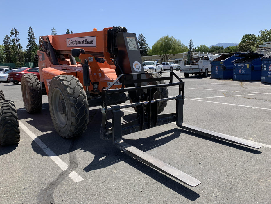 2020 Skytrak 8042 74 Hp, FF Tires, Work Lights, Beacon, Aux Hydraulics, Back up Alarm, Lifting Eye, ES Decals