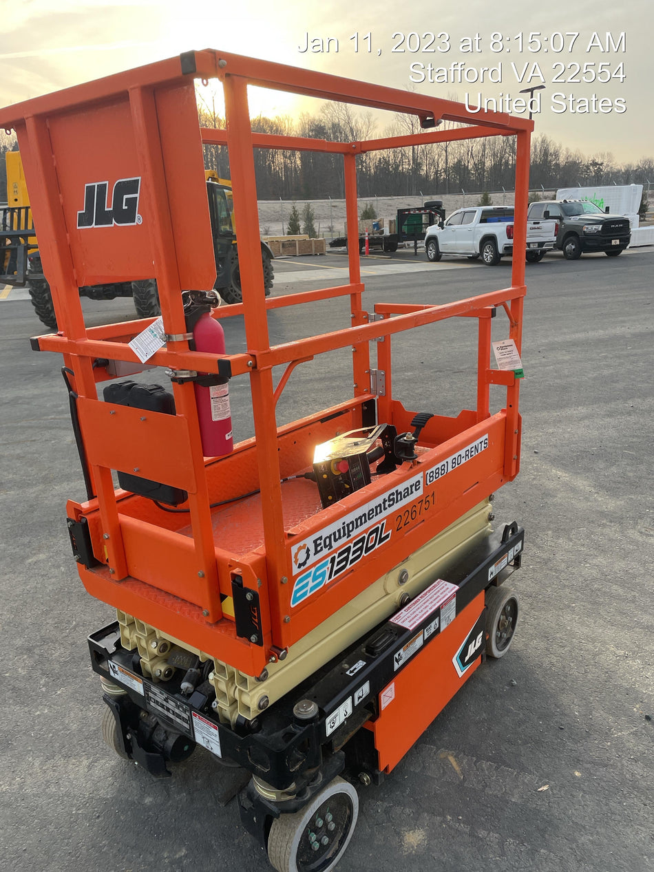 2022 JLG ES1330L