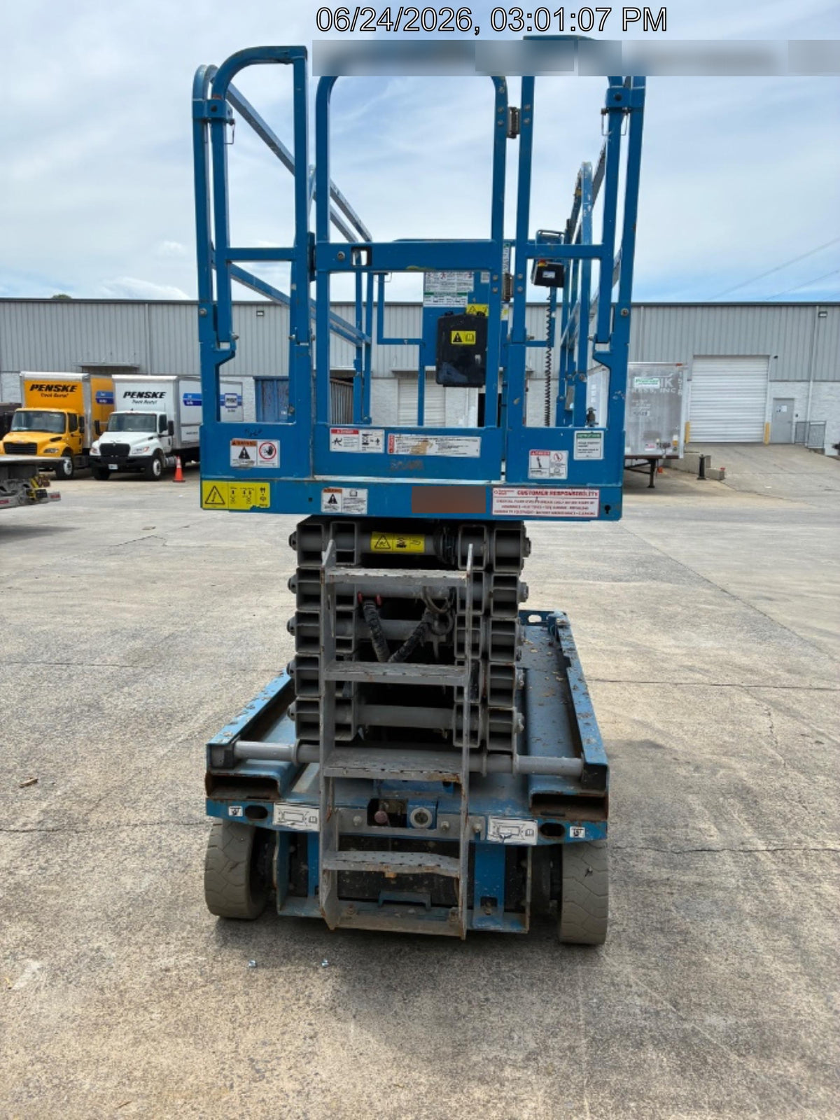 2019 Genie GS-4047 Folding rails with half height swing gate