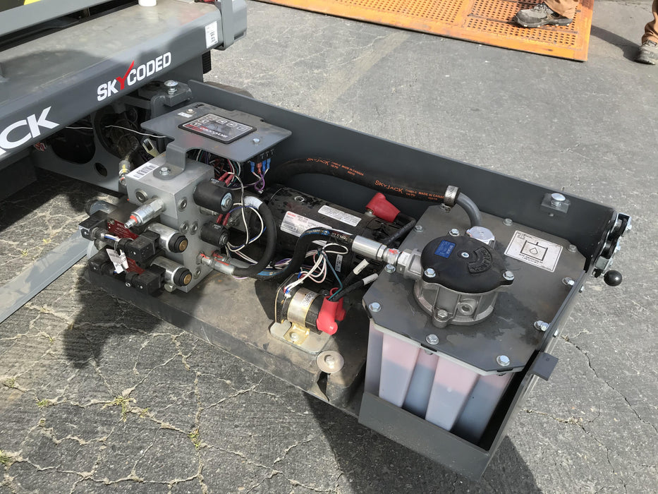 2020 Skyjack SJIII-3219 Solid NM Tires, Half height spring hinged entry gate, Dual Beacons, 800W Inverter