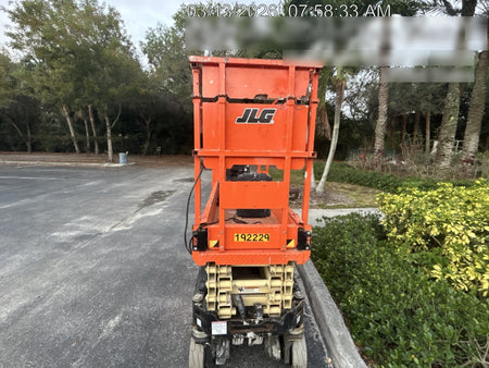 2021 JLG ES1932