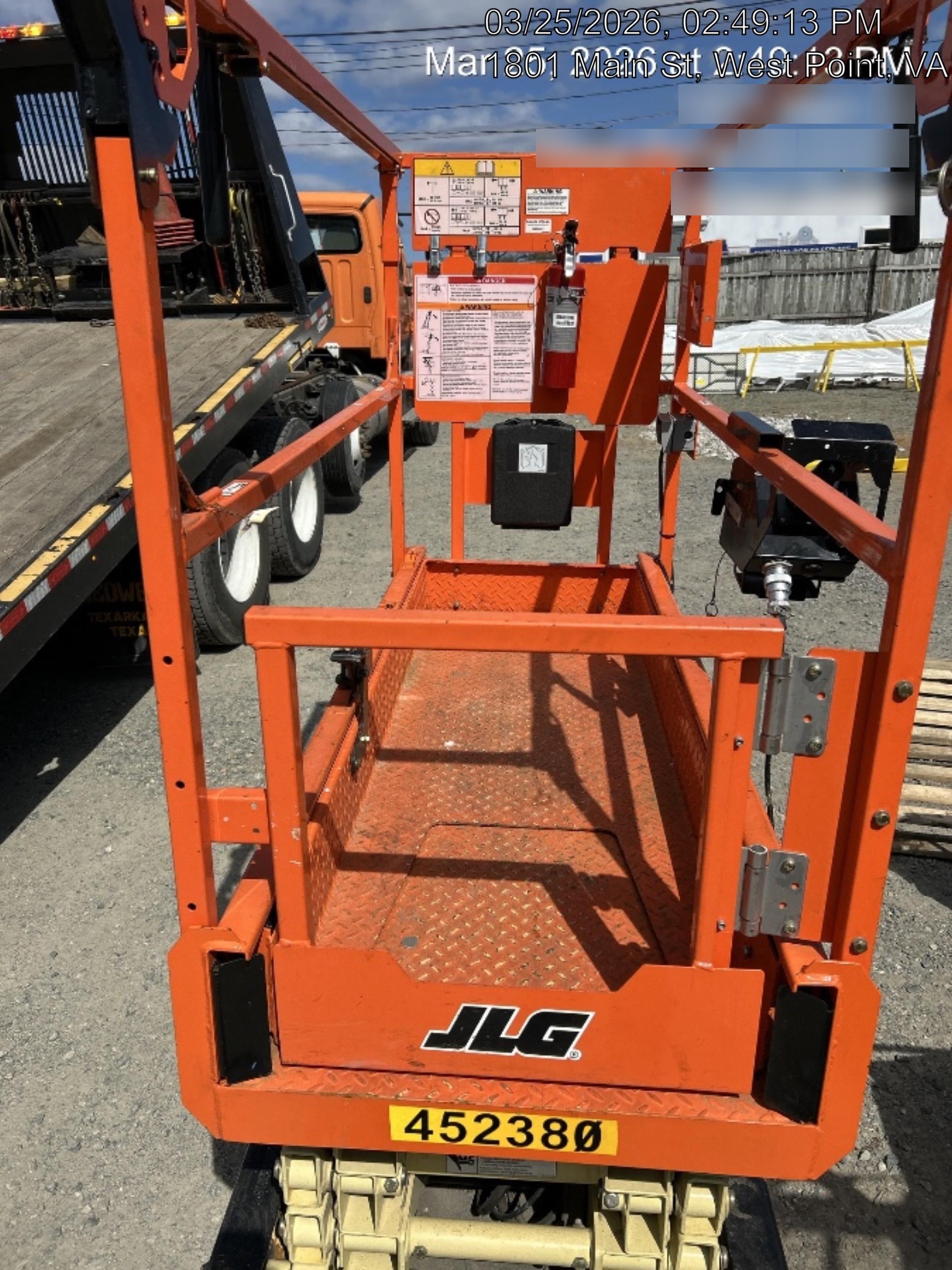 2024 JLG ES1932