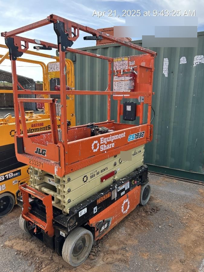 2022 JLG ES1932