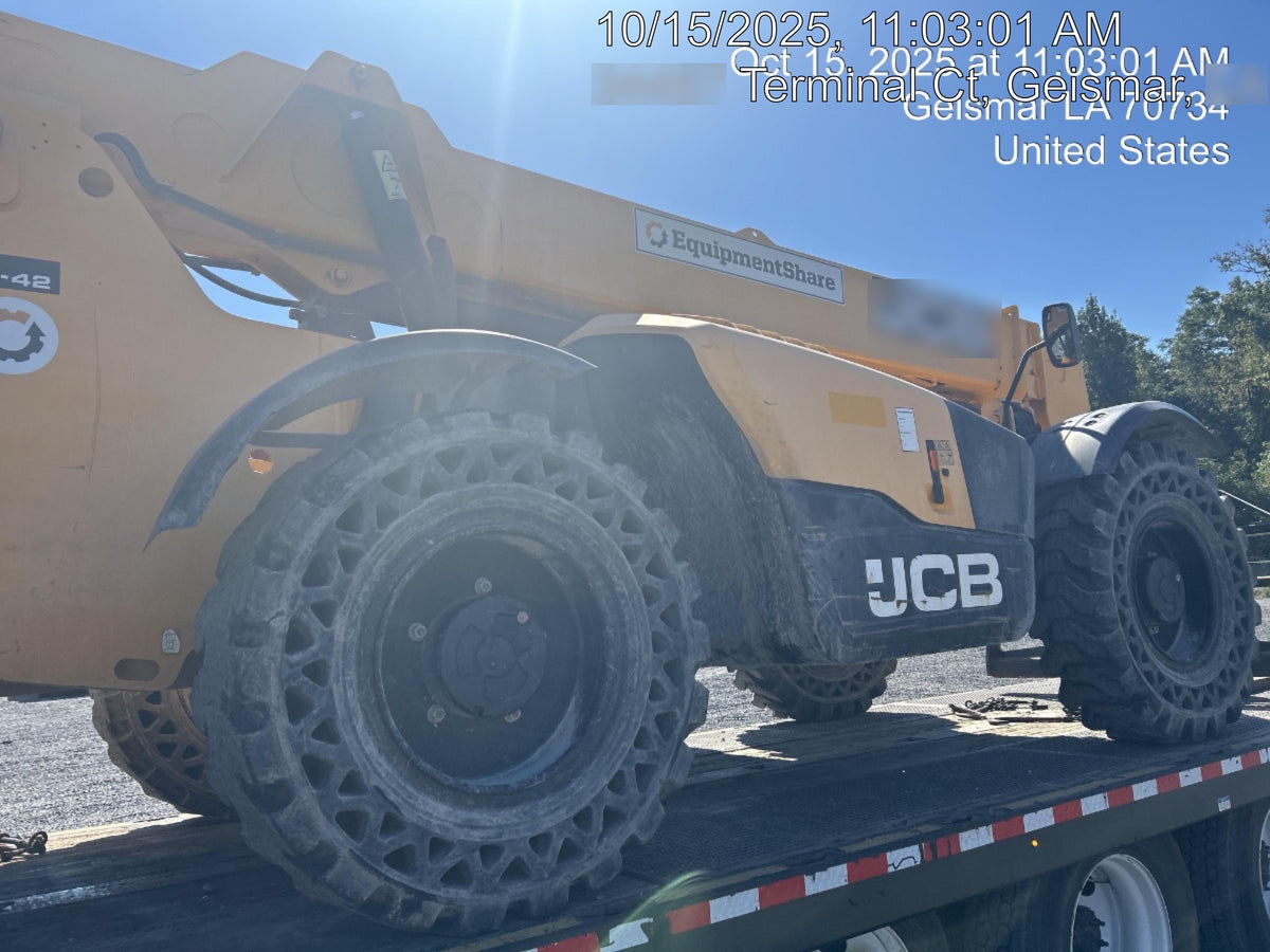 2019 JCB 509-42 Cab/Heat/Air, 74 HP, Solid Tires, STD Worklight, Beacon, Aux Hydraulics, Lifting Eye, Back up Alarm w/66" Carriage/60" Forks