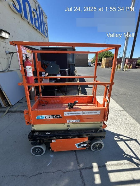2021 JLG ES1330L