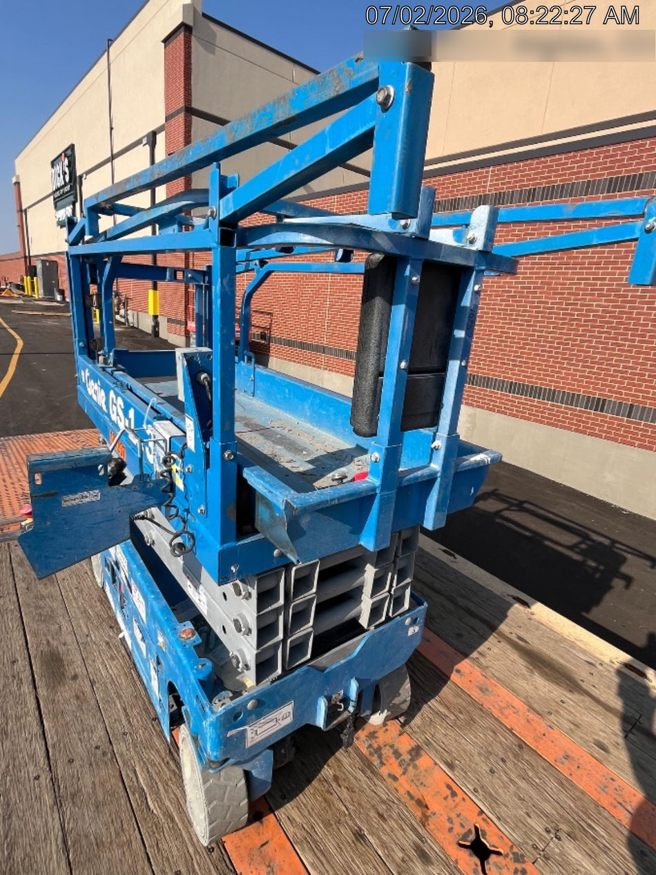 2020 Genie GS-1930 Solid Non Marking Tires, Beacon, Folding rails with half height swing gate, 800W Inverter