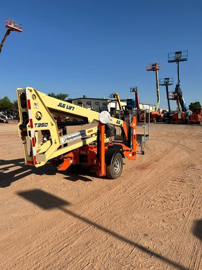 2022 JLG T350
