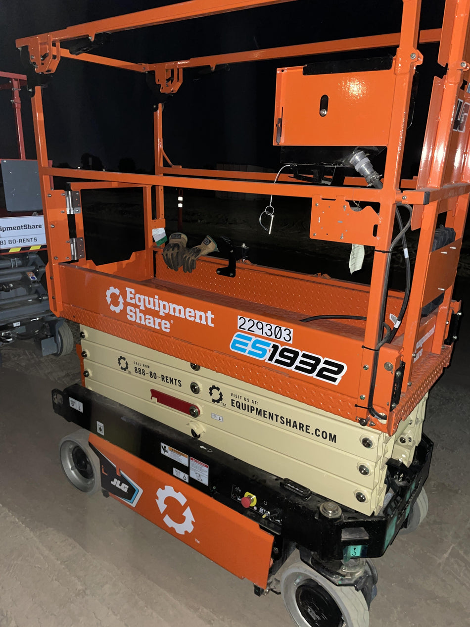 2022 JLG ES1932