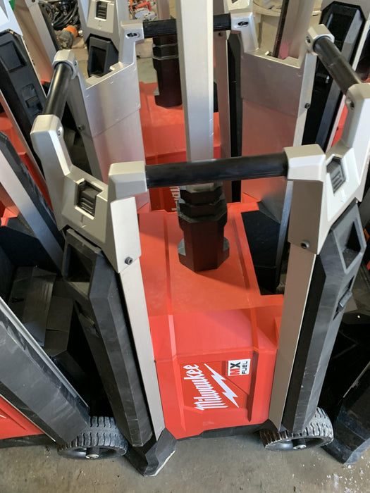 2022 MILWAUKEE MXF041-1XC