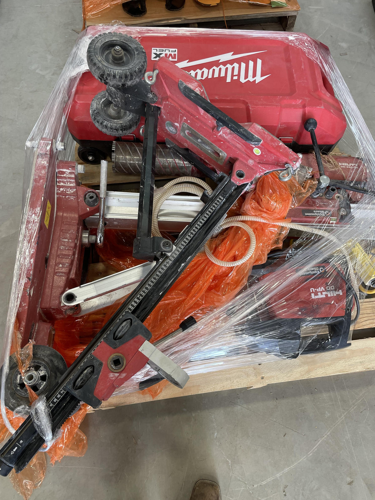 2022 MILWAUKEE MXF301-2CP