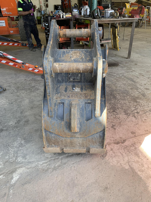 2020 DOOSAN 24" Bucket-Doosan