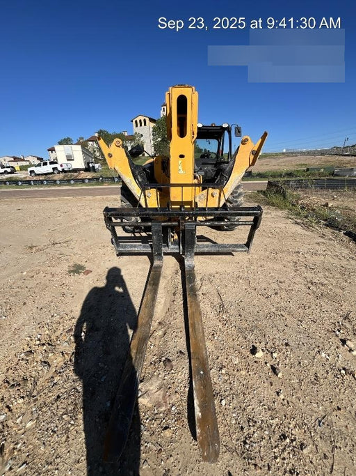2019 JCB 512-56 Canopy, 109 HP, Solid Tires, STD Worklight, Beacon, Aux Hydraulics, Lifting Eye, Back up Alarm w/66" Carriage/60" Forks