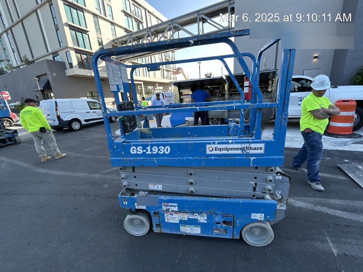 2019 Genie GS-1930 Fixed Rails with Chain Entry