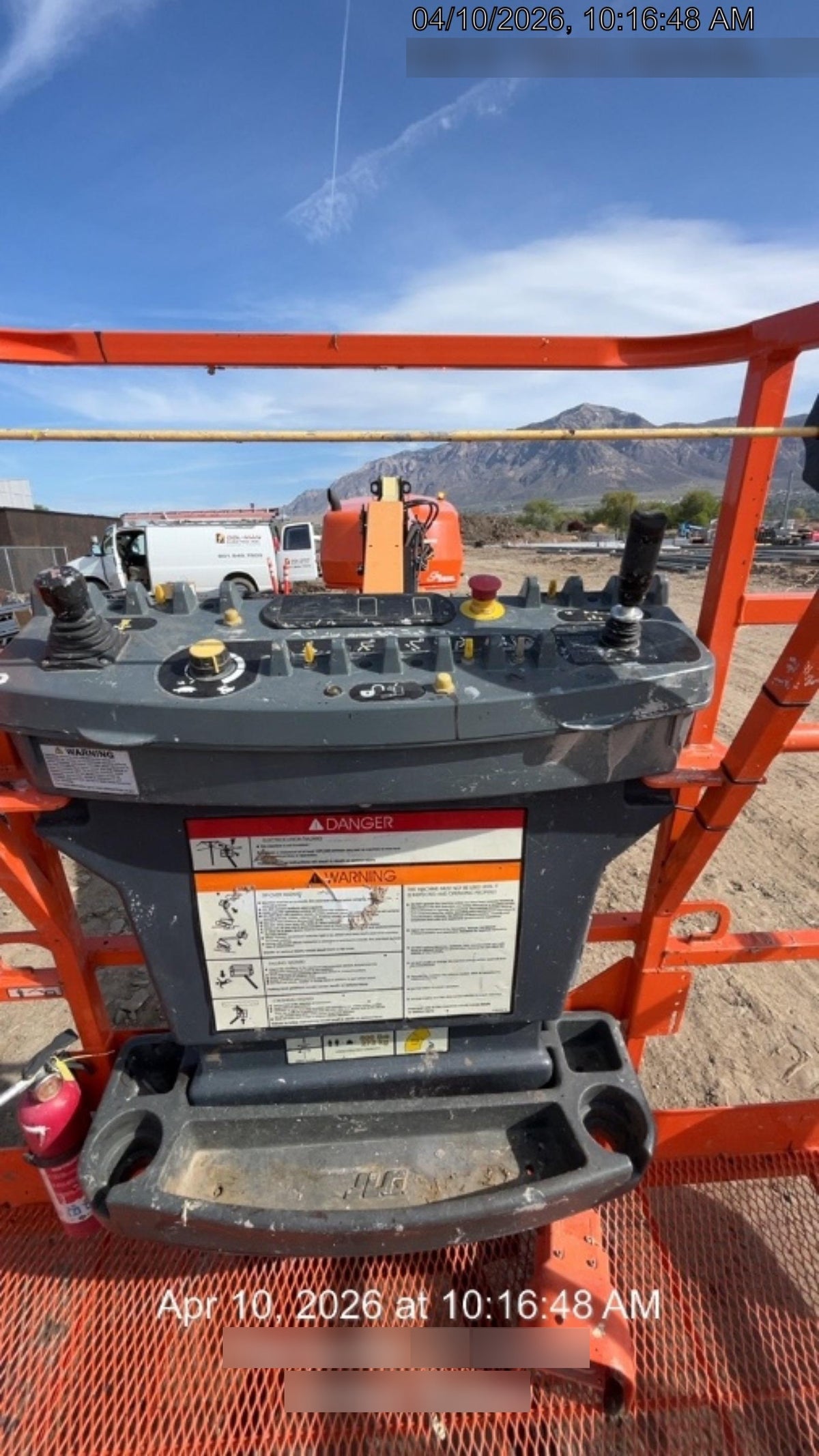 2023 JLG 460SJ