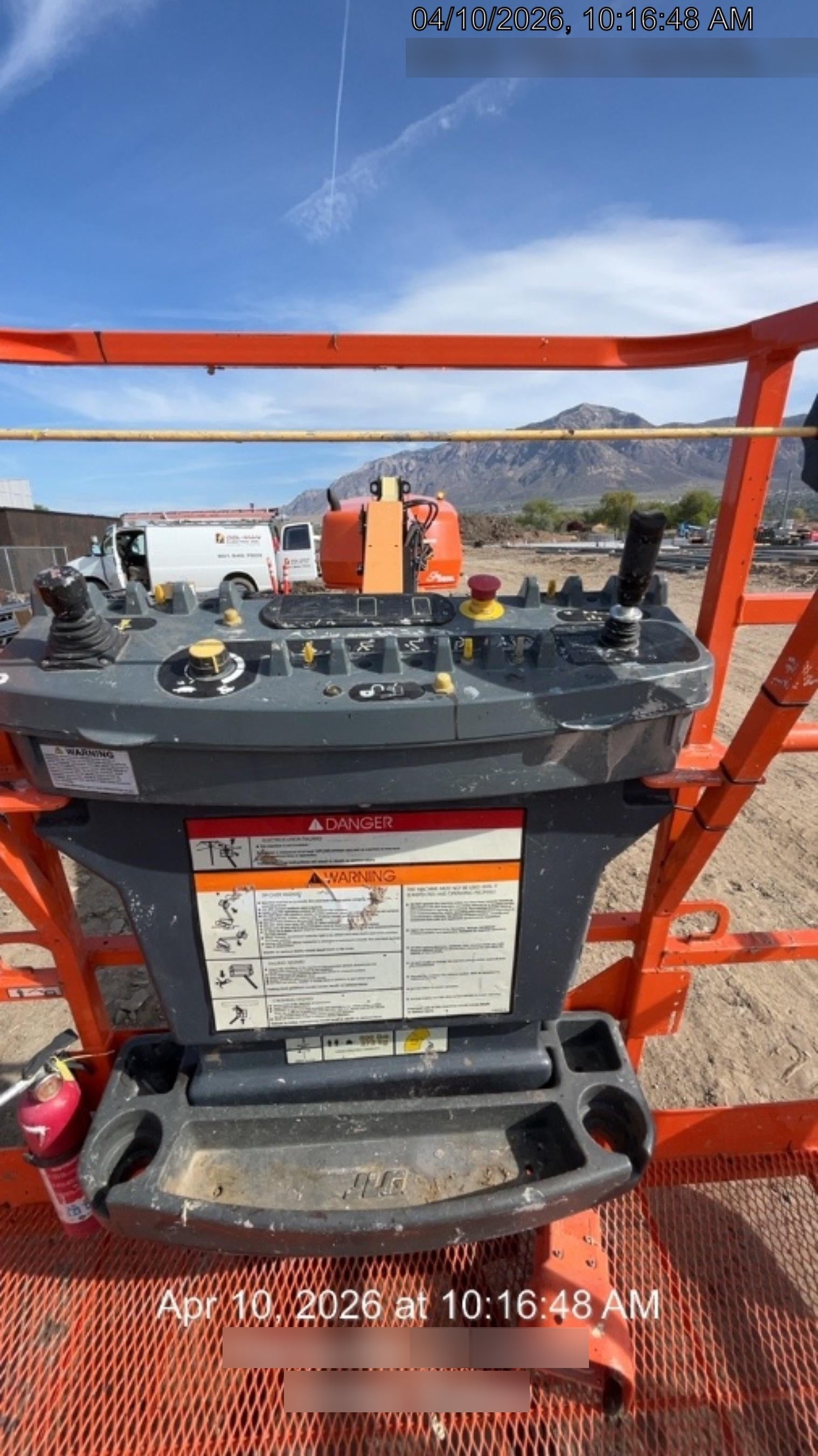2023 JLG 460SJ