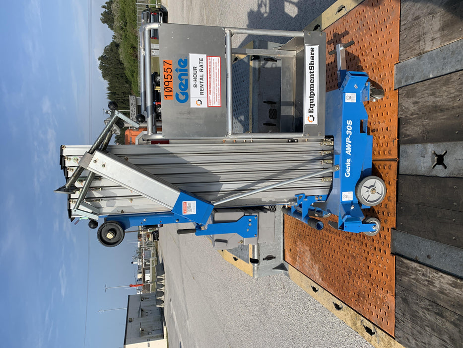2020 GENIE AWP-30S