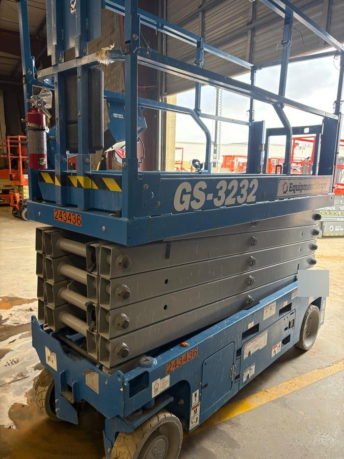 2022 GENIE GS-3232