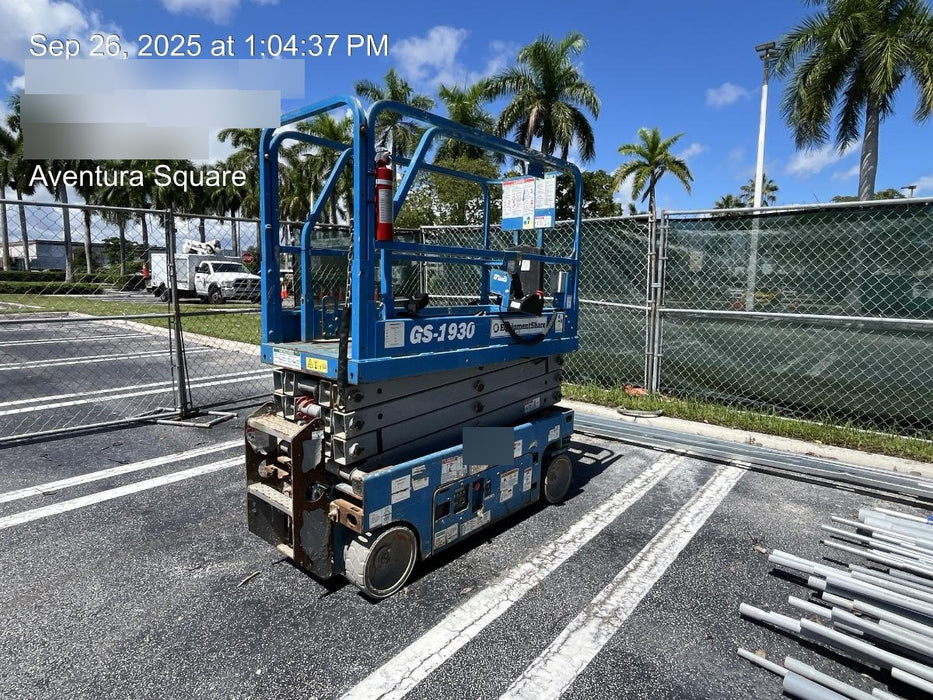 2019 Genie GS-1930 Fixed rails with chain Entry