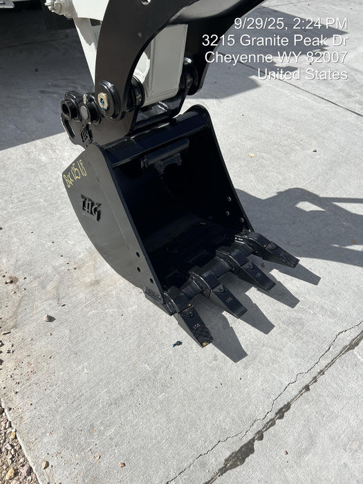 2025 TAKEUCHI 18" HD Bucket - Takeuchi