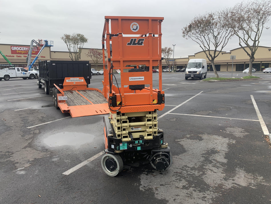 2021 JLG ES1932