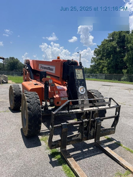 2020 SKYTRAK 8042