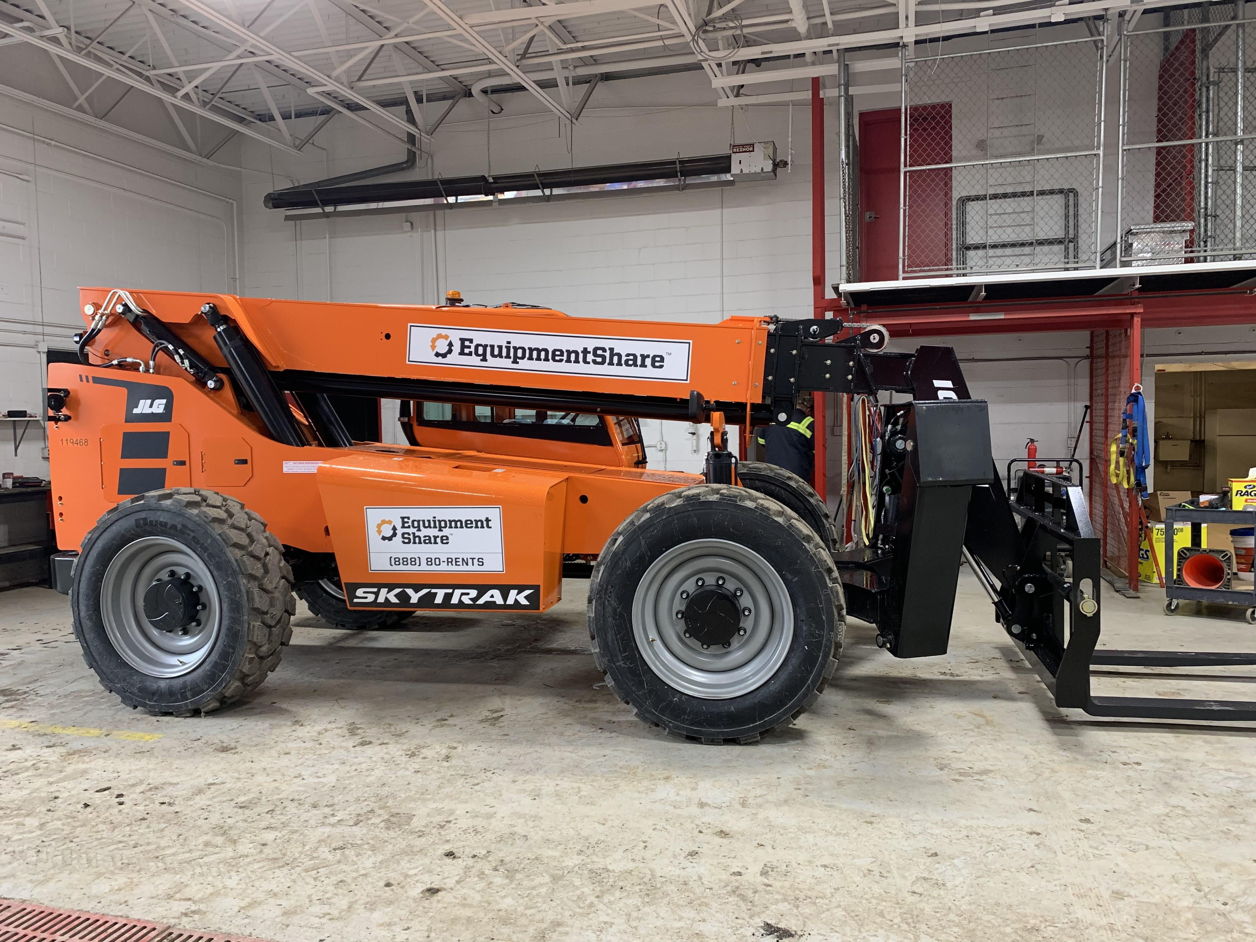 2021 SKYTRAK 10054
