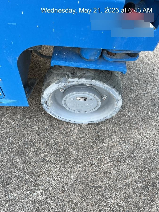 2023 GENIE GS-2632