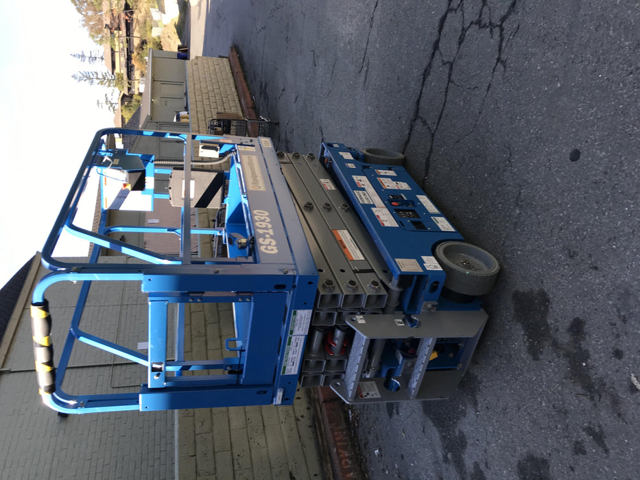 2019 Genie GS-1930 Half Height Swing Gate, 800W Inverter