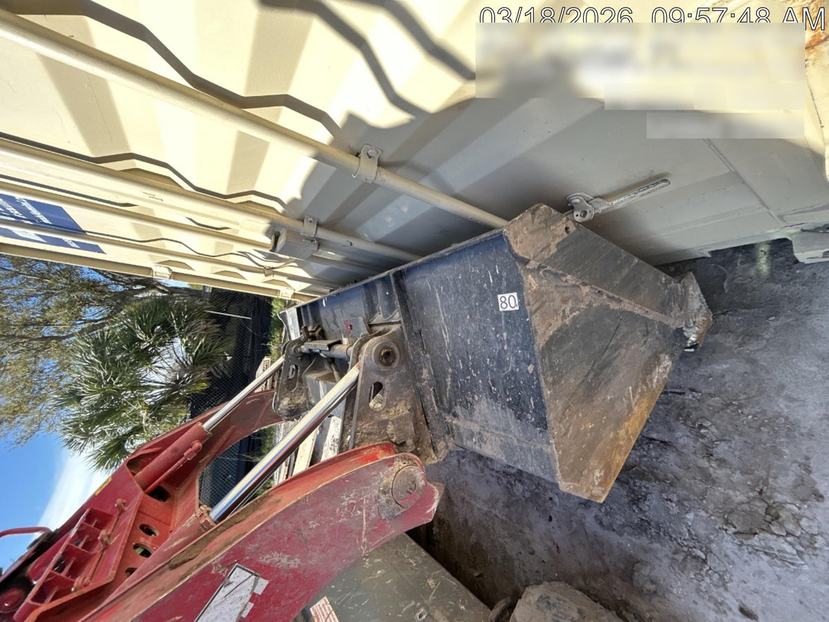 2025 TAKEUCHI 80" Smooth Bucket - Takeuchi