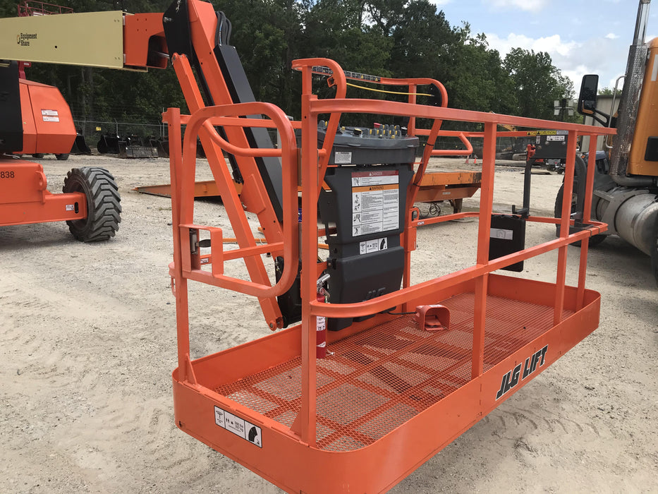 2019 JLG 800AJ