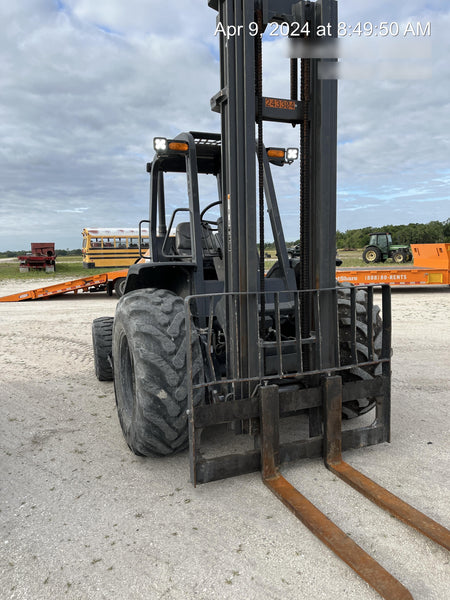 2022 CASE 586H