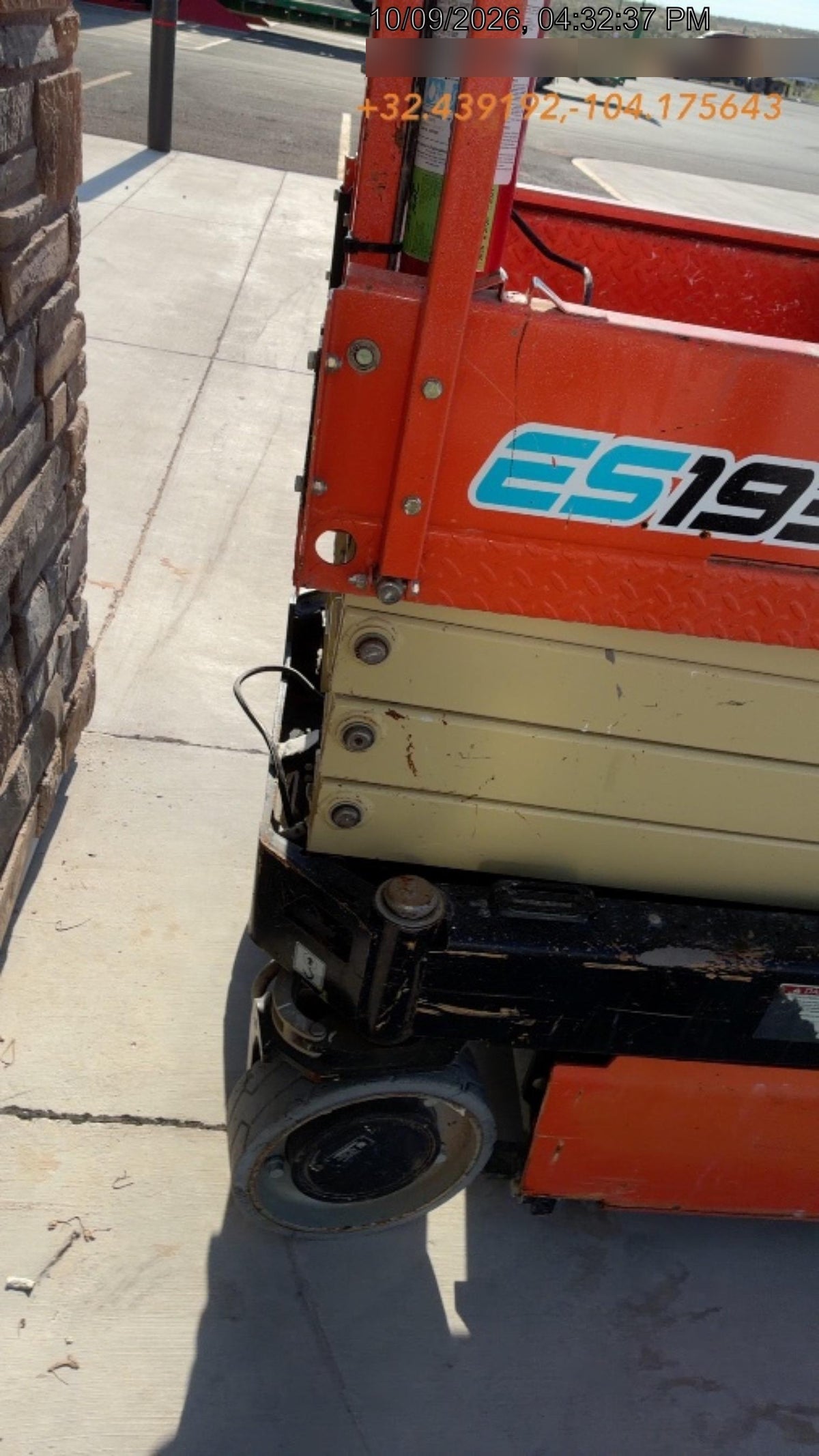 2021 JLG ES1932